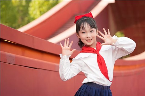 【杜鹃之声】唱响心中纯美的颜色——彭筠茜《红》