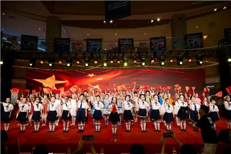 【24品校区】“杜鹃新声·礼赞华夏”——长沙青少年庆祝新中国成立76周年主题活动暨非遗传承实践基地授牌仪式成功举办
