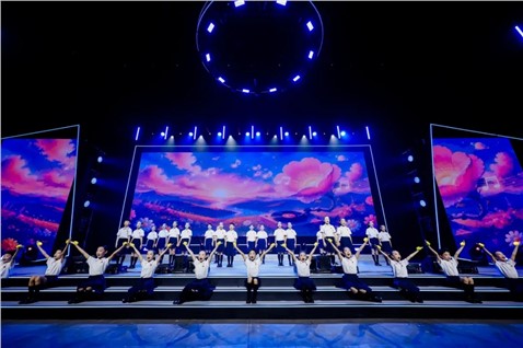 长沙市青少年宫小杜鹃合唱团亮相2026新就业群体网络晚会