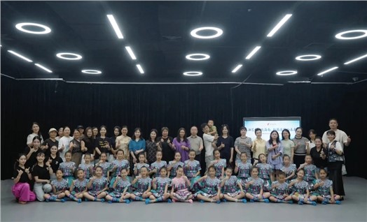 【24品校区】小杜鹃湘艺团赴海南全国巡演前节目汇报暨出征工作会议圆满举办